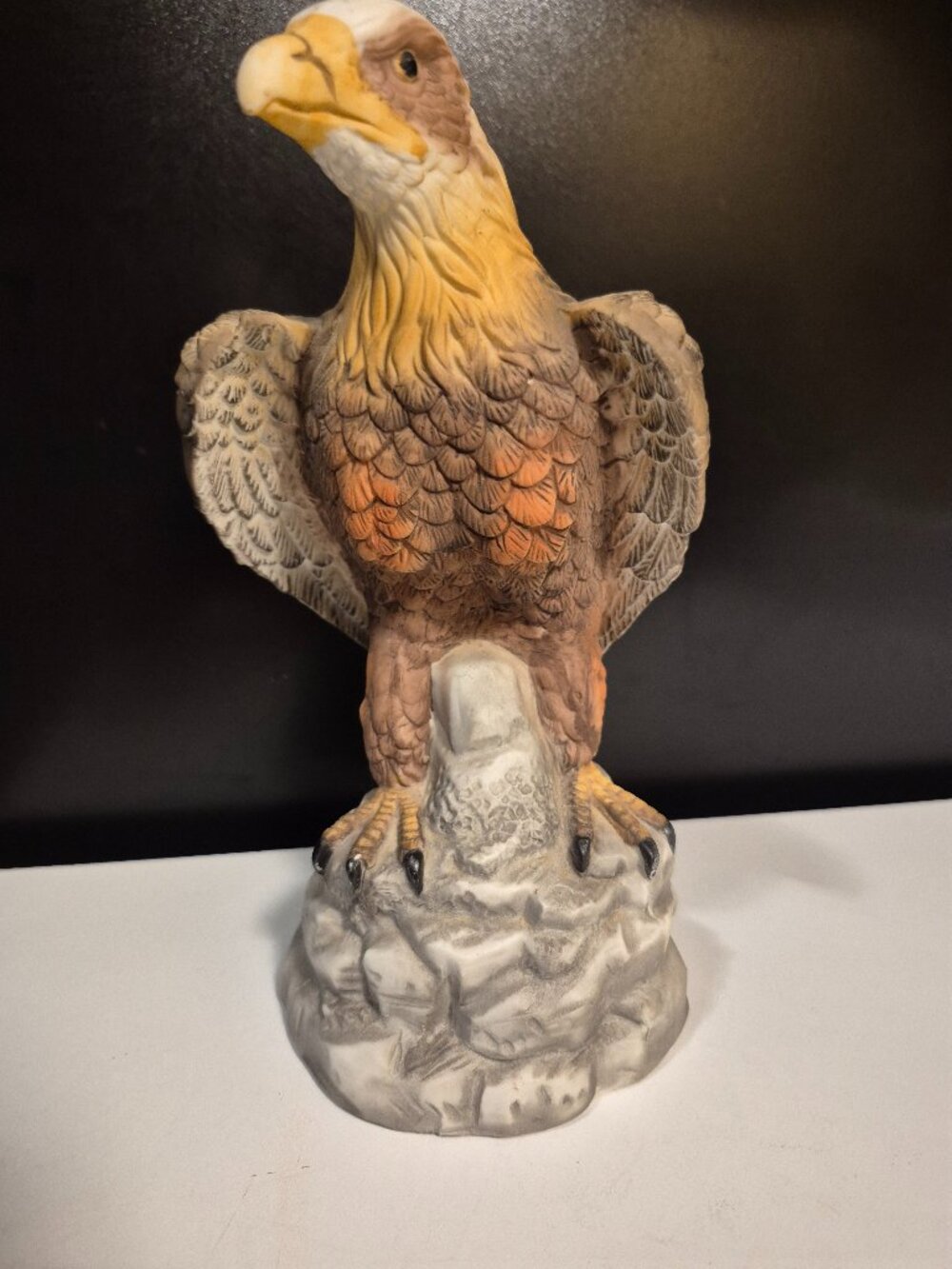 VINTAGE HAND-PAINTED CERAMIC WIND-UP BALD EAGLE MUSIC BOX 9" TALL